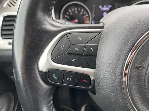 Used 2018 Jeep Compass Latitude w/ Cold Weather Group AWD/4WD image 19