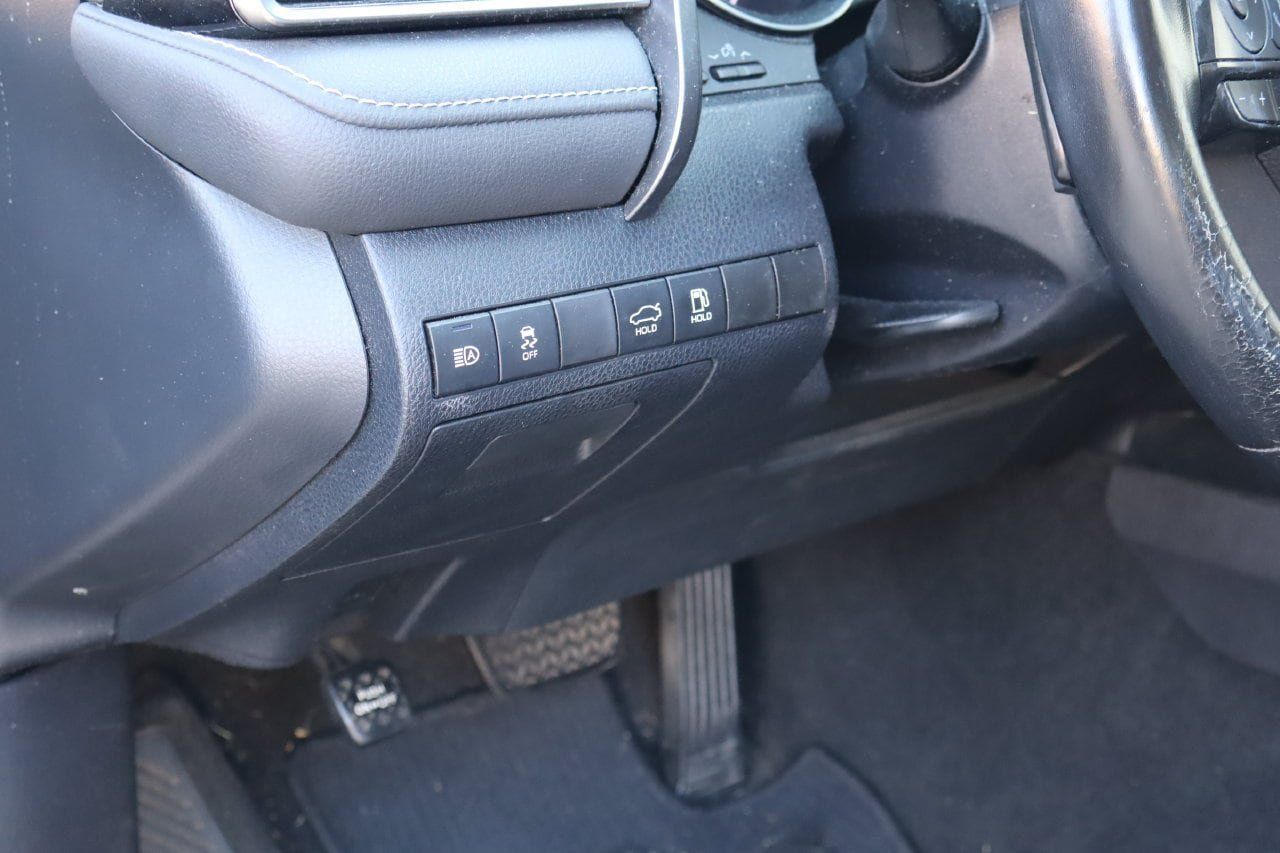 Used 2019 Toyota Camry SE FWD image 19