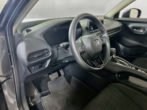 Used 2023 Honda HR-V LX image 9