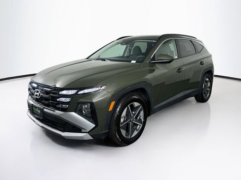 Used 2025 Hyundai Tucson SEL FWD image 3