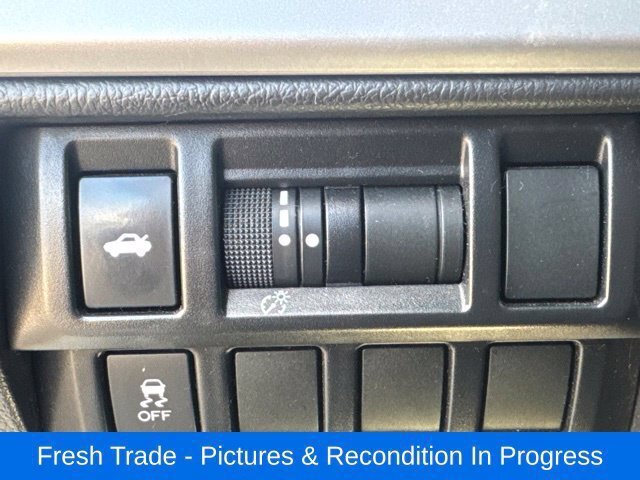 Used 2015 Subaru Legacy 2.5i Premium AWD/4WD image 16