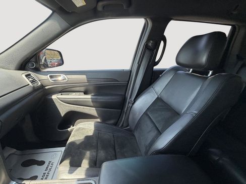 Used 2017 Jeep Grand Cherokee Altitude image 20