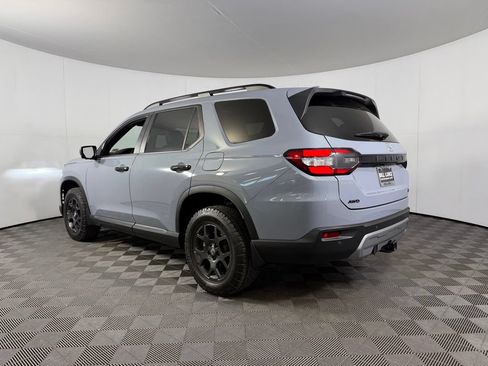 Used 2024 Honda Pilot TrailSport image 7