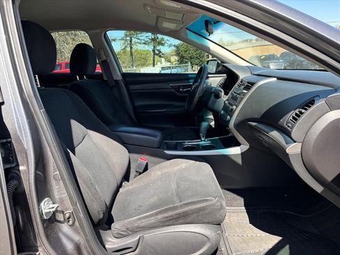 Used 2015 Nissan Altima 2.5 S w/ Sport Value Package image 12