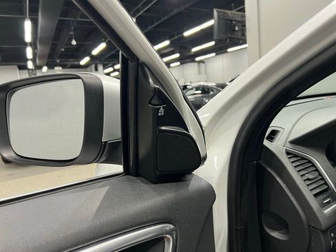 Used 2016 Volvo XC60 T6 R-Design w/ Climate Package image 39