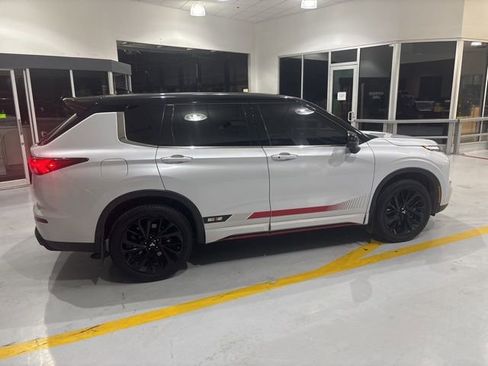Used 2023 Mitsubishi Outlander Ralliart image 9