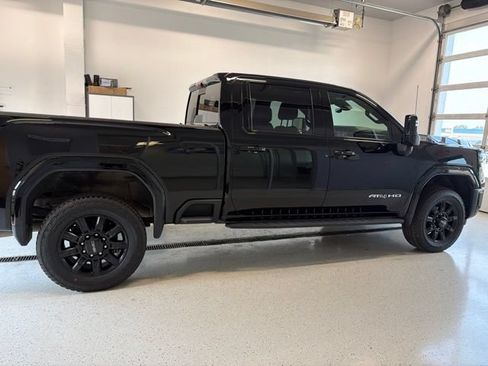 Used 2024 GMC Sierra 2500 AT4 w/ AT4 Premium Plus Package AWD/4WD image 10