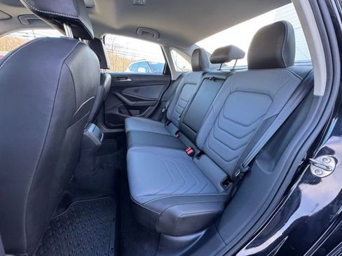 Certified 2025 Volkswagen Jetta SEL image 11