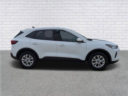 Used 2023 Ford Escape Active w/ Tech Pack #2 AWD/4WD image 2