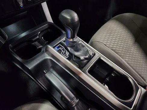 Used 2022 Toyota Tacoma SR5 image 37