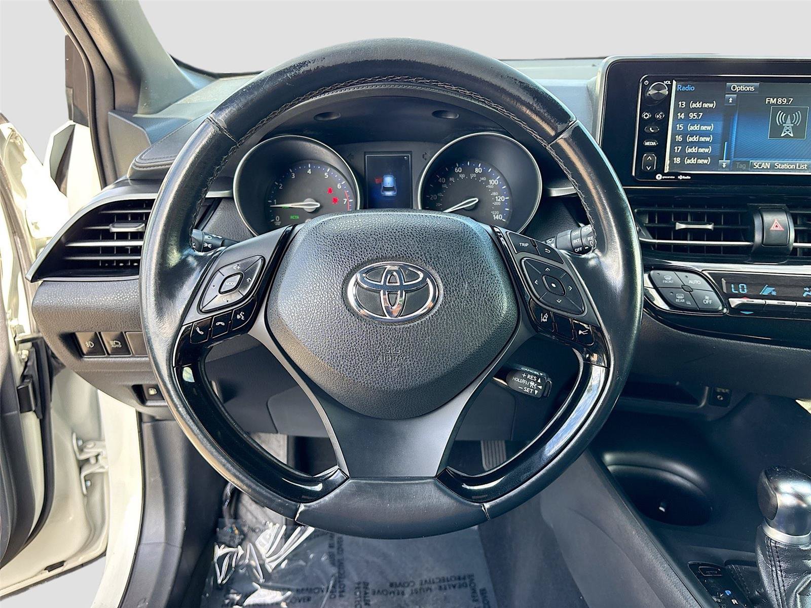 Used 2018 Toyota C-HR XLE FWD image 11