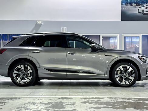 Used 2021 Audi e-tron Premium w/ Convenience Plus Package image 7