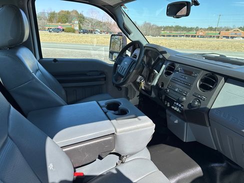 Used 2014 Ford F450 XL image 19