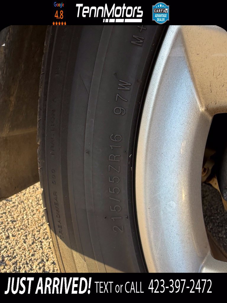 Used 2014 Ford Focus SE w/ SE Winter Package FWD image 9