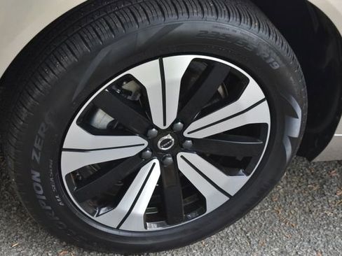 New 2025 Volvo XC60 T8 Plus w/ Protection Package Premier image 12