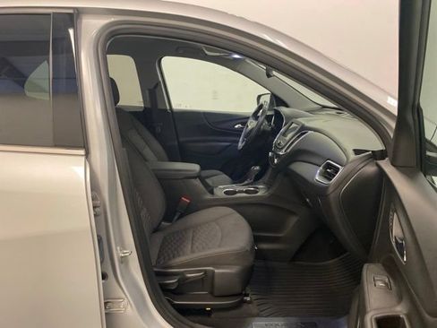 Used 2020 Chevrolet Equinox LT w/ Driver Convenience Package AWD/4WD image 23