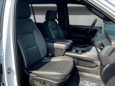 Used 2023 Chevrolet Suburban Premier AWD/4WD image 28