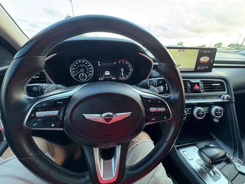 Used 2022 Genesis G70 2.0T image 15