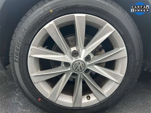 Used 2017 Volkswagen Golf Alltrack SE image 7