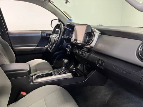 Used 2016 Toyota Tacoma SR5 image 11