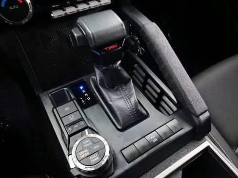 Used 2024 Toyota Tacoma TRD Off-Road image 21