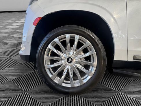 Used 2022 Cadillac Escalade Premium Luxury w/ Performance Package image 9