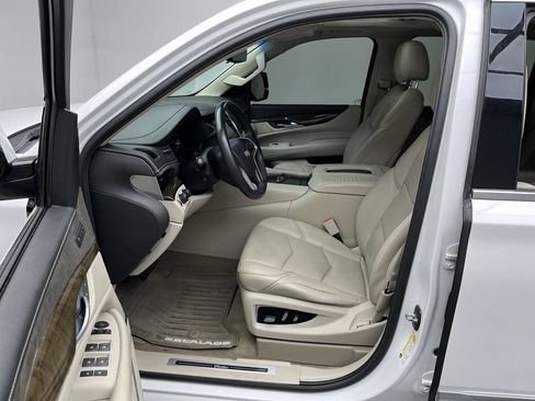 Used 2018 Cadillac Escalade ESV Premium Luxury AWD/4WD image 3