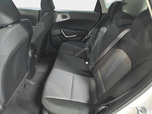Used 2023 Kia Soul LX w/ LX Technology Package FWD image 11