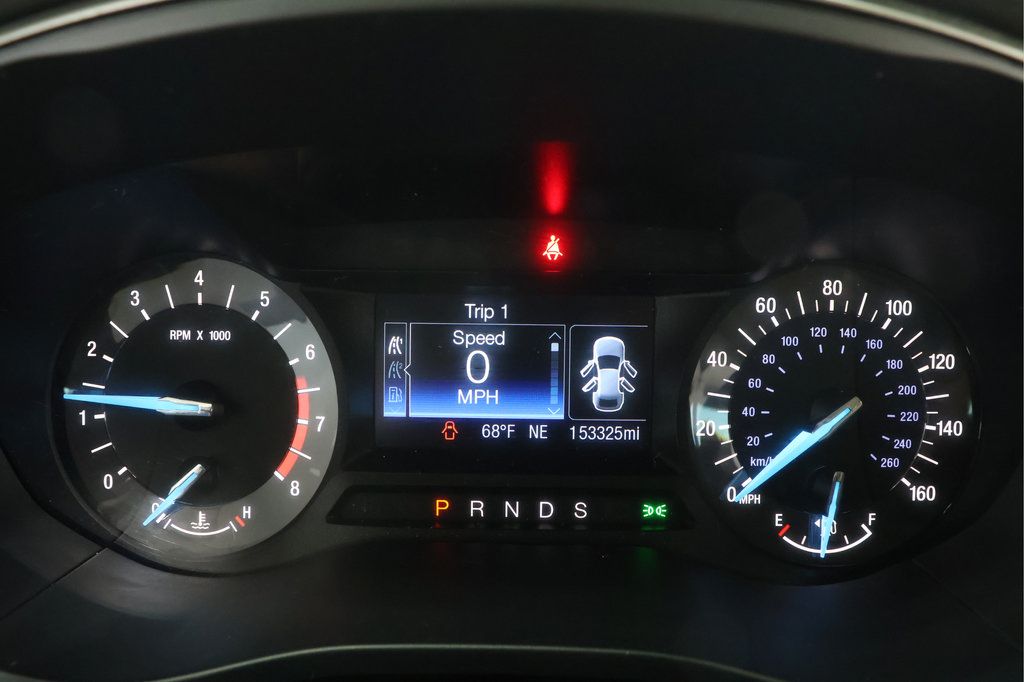 Used 2017 Ford Fusion SE FWD image 14