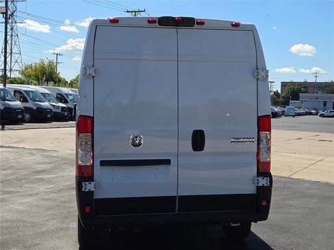 Used 2025 RAM ProMaster 2500 w/ Storage Group image 15