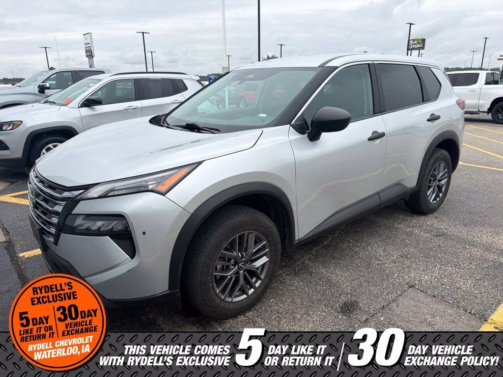 Used 2024 Nissan Rogue S AWD/4WD image 1