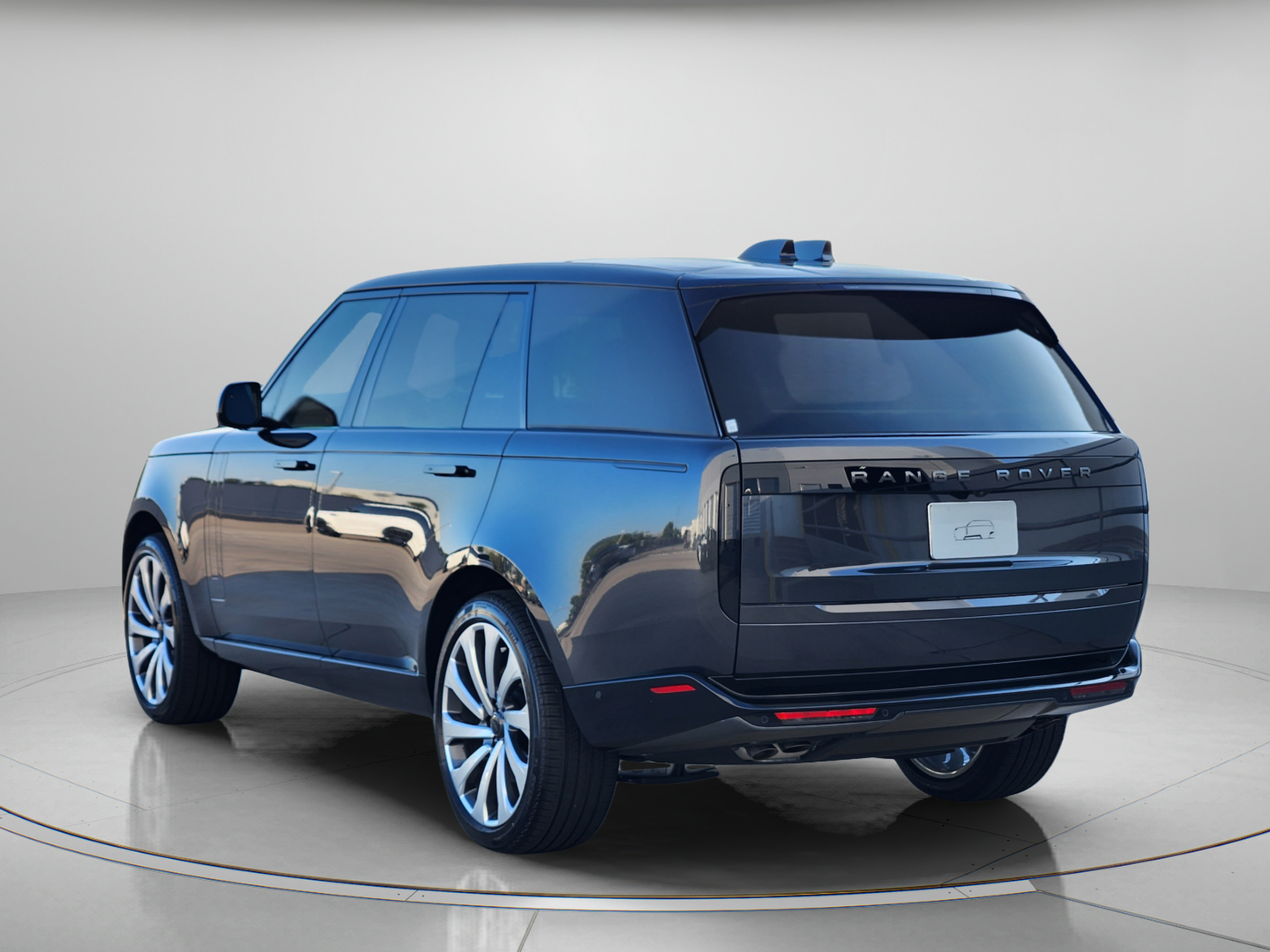 New 2026 Land Rover Range Rover Long Wheelbase SE AWD/4WD image 3
