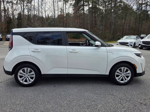 Used 2025 Kia Soul LX image 13