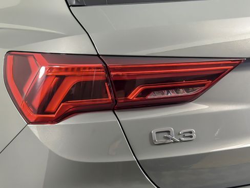 Used 2023 Audi Q3 2.0T Premium Plus w/ Premium Plus Package AWD/4WD image 26