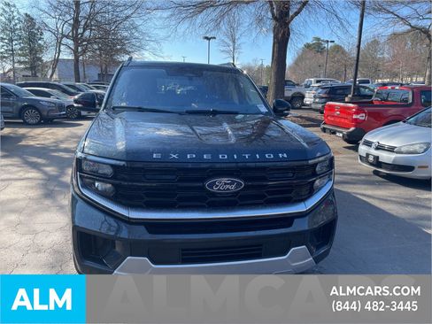 Certified 2025 Ford Expedition Platinum image 10