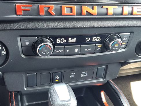 Used 2025 Nissan Frontier PRO-4X w/ Tow Package AWD/4WD image 19