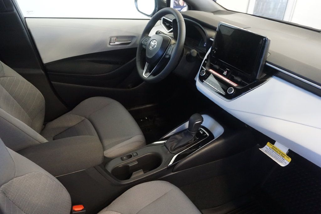 Used 2026 Toyota Corolla SE FWD image 24