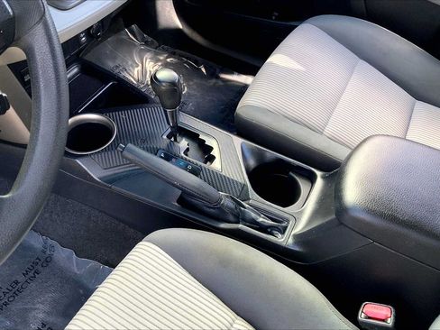 Used 2014 Toyota RAV4 LE AWD/4WD image 16