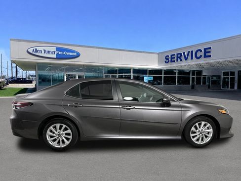 Used 2023 Toyota Camry LE FWD image 9