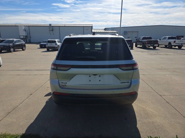 Certified 2024 Jeep Grand Cherokee Limited w/ Luxury Tech Group II AWD/4WD image 7