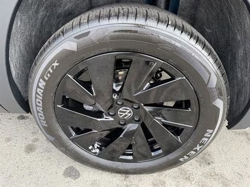 New 2026 Volkswagen Atlas SE image 12