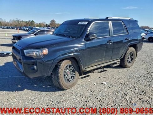 Used 2022 Toyota 4Runner SR5 image 1