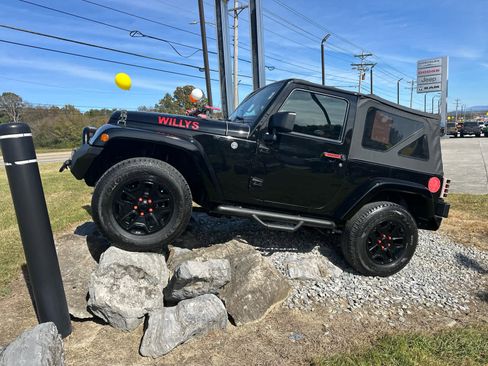 Used 2017 Jeep Wrangler Sport image 18