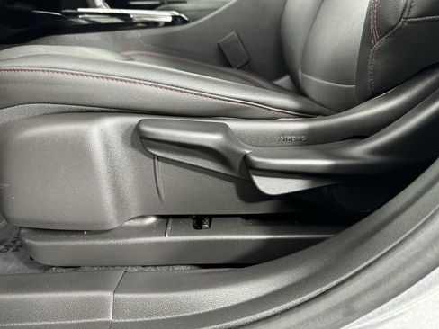 Used 2025 Chevrolet Trax RS w/ Driver Confidence Package image 20