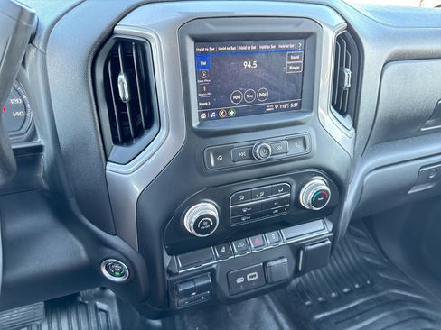 Used 2024 GMC Sierra 2500 Pro w/ Convenience Package AWD/4WD image 16
