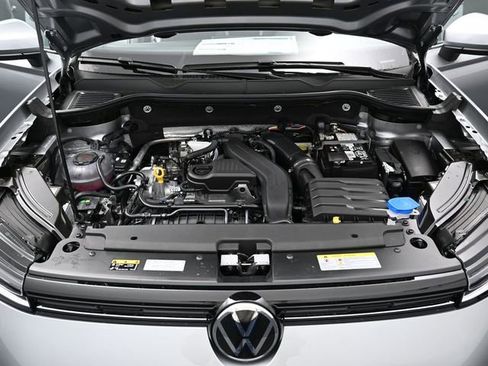 New 2026 Volkswagen Taos SE image 15