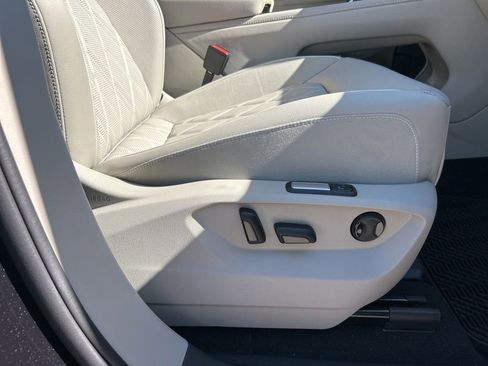 Used 2025 Volkswagen Atlas SEL Premium R-Line image 44