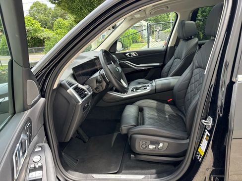 Certified 2023 BMW X7 xDrive40i w/ Premium Package image 10