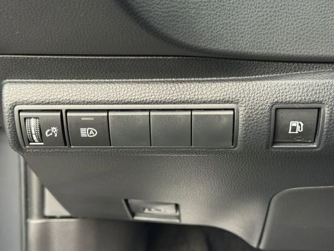 Used 2025 Toyota Corolla LE w/ LE Premium Package image 19