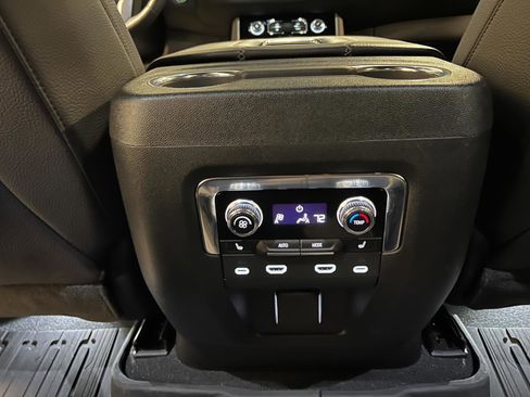 Used 2023 GMC Yukon Denali w/ Denali Reserve Package image 31